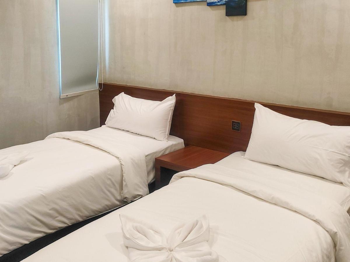 Travel Biz Hotel Medan Mitra Reddoorz 外观 照片